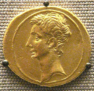 Octavian aureus circa 30 BCE.jpg
