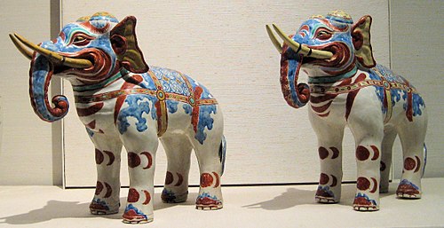 British Museum Kakiemon elephants.jpg