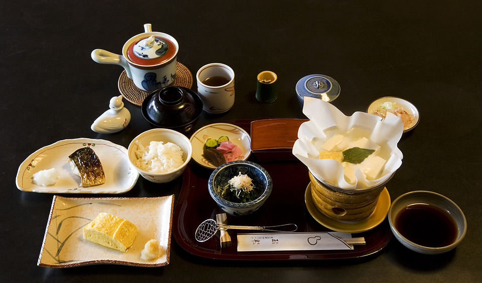 檔案:Breakfast at Tamahan Ryokan, Kyoto.jpg